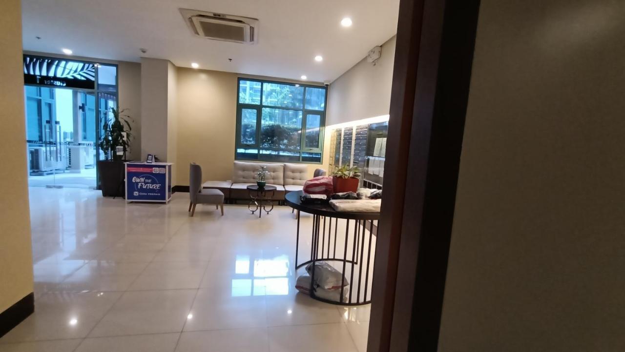 Hilanders Condotel In Front Of Terminal 3 Apartment *